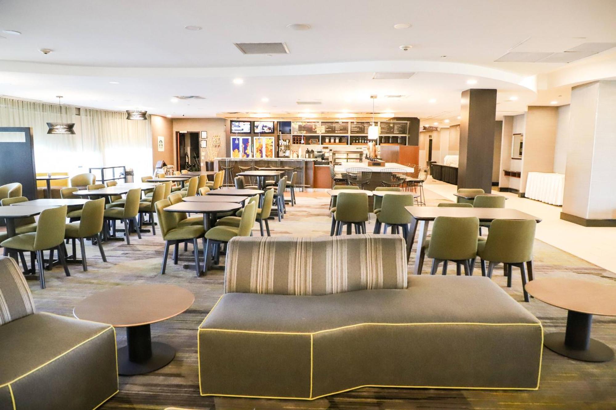 Courtyard By Marriott Toronto Brampton Hotel Exterior photo