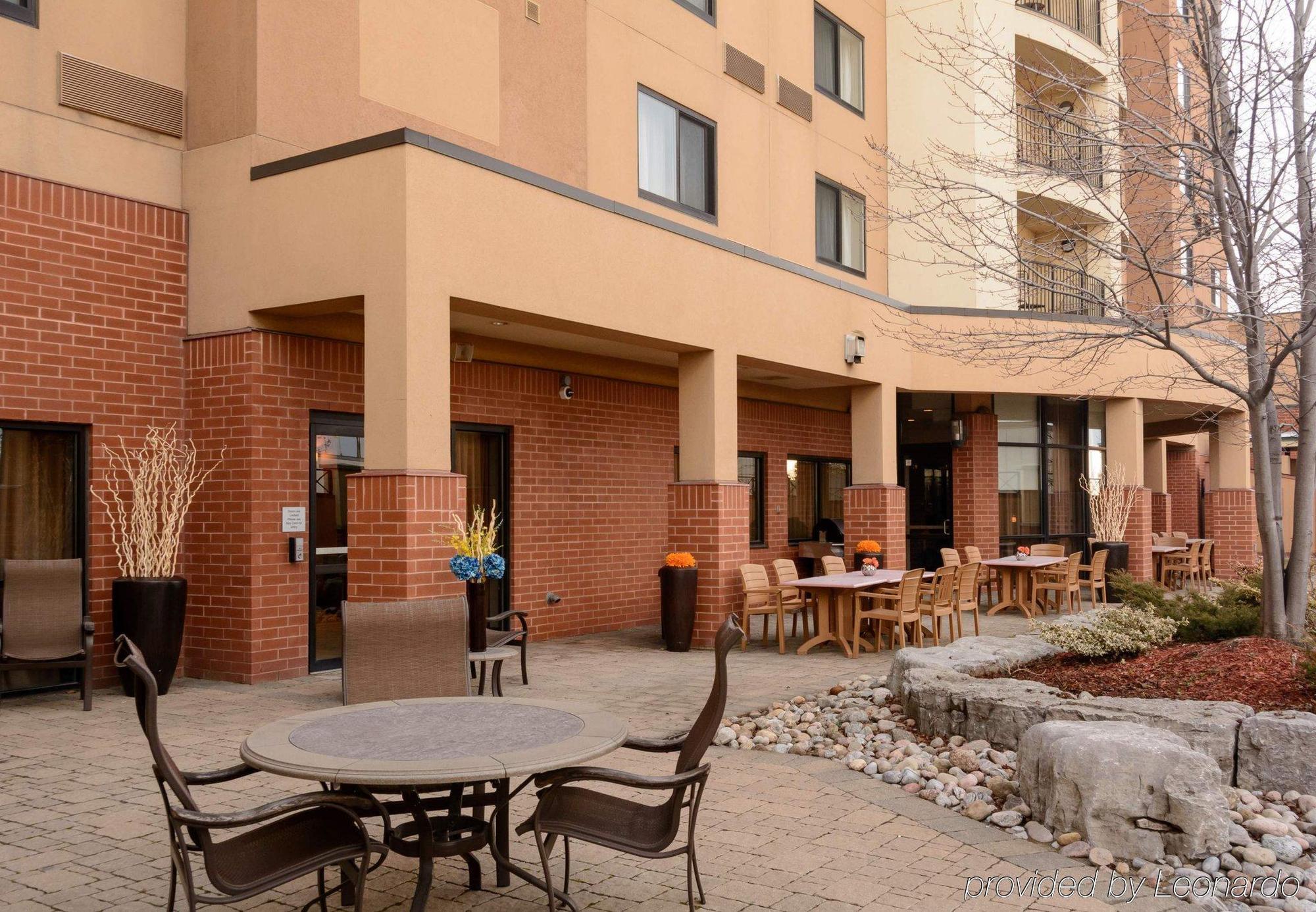 Courtyard By Marriott Toronto Brampton Hotel Exterior photo